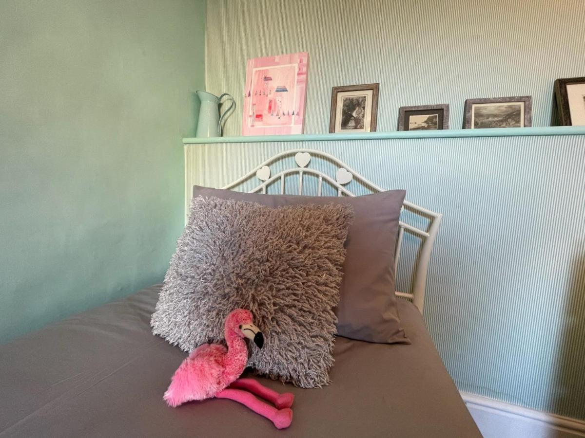 Sandown And Cillia Marys 4 Bedroom 3 Plus 1 Saint Teath Exterior foto