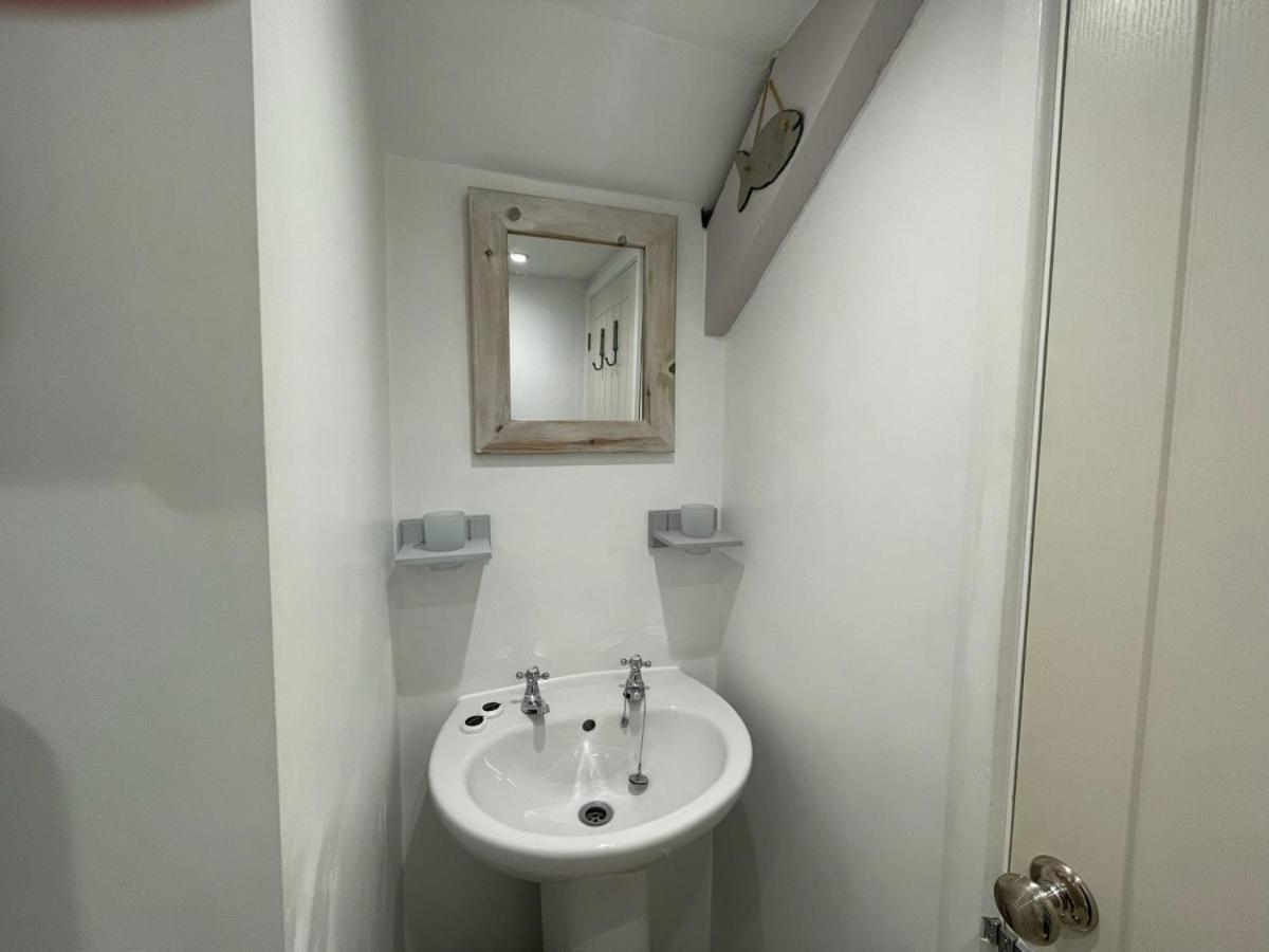 Sandown And Cillia Marys 4 Bedroom 3 Plus 1 Saint Teath Exterior foto
